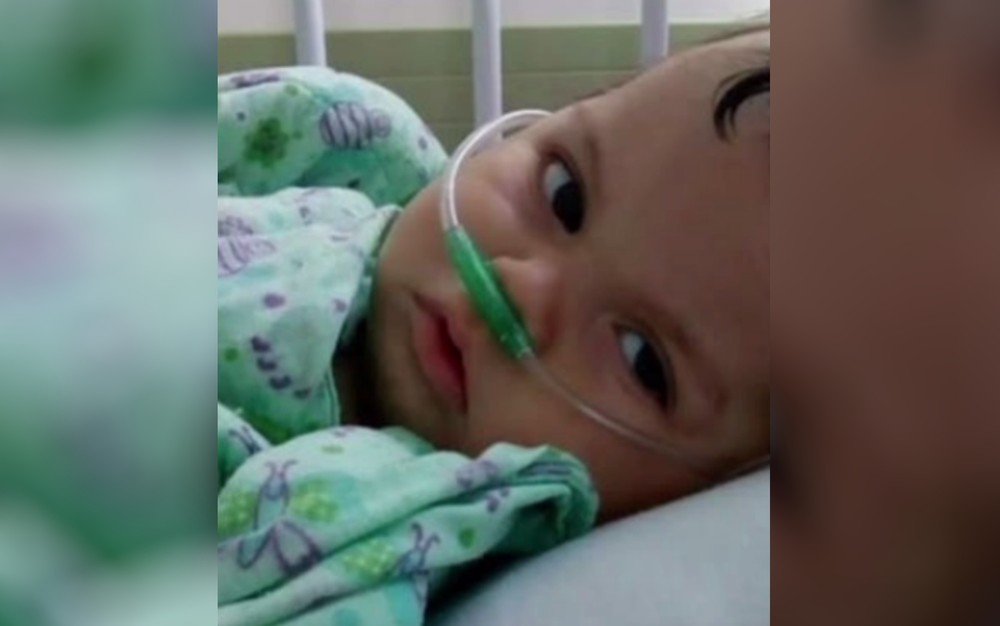 Mulher é presa suspeita de usar foto de bebê morto para pedir dinheiro