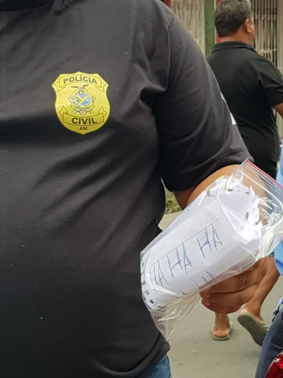 Com bilhete na mão, corpo de homem é encontrado em quitinete em Manaus 