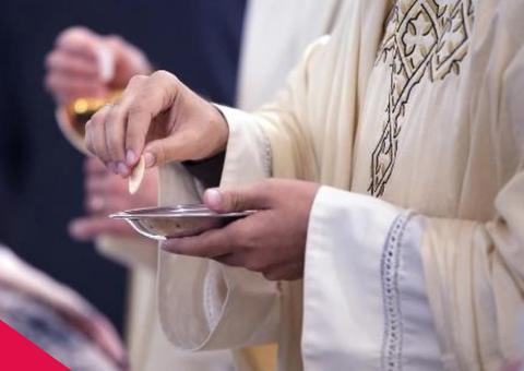 Padre é flagrado abusando de menina de 10 anos na Itália