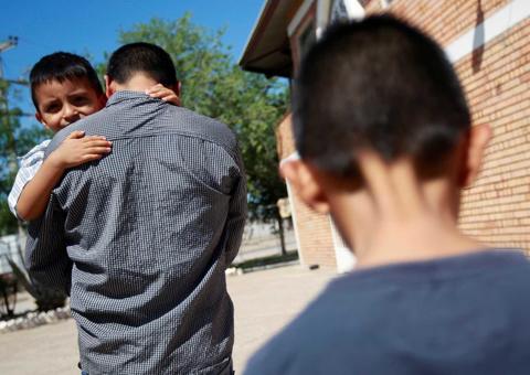 EUA devolvem aos pais todas as crianças brasileiras isoladas