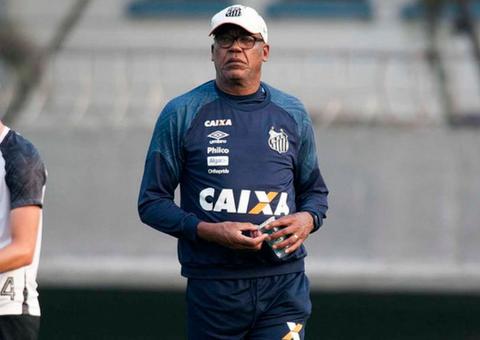 Santos consulta CBF e anuncia que Chulapa está liberado para dirigir time