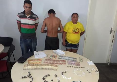 Dupla é presa e adolescente é apreendido com drogas e dinheiro em Manaus