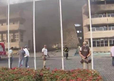 Incêndio atinge prédio da Assembleia Legislativa da Bahia
