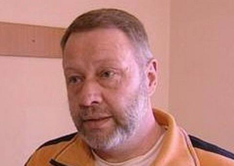 Serial killer realiza ato sexual bizarro em cela e acaba morto após choque