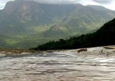 Pai tenta salvar filho afogado e morre durante banho de rio