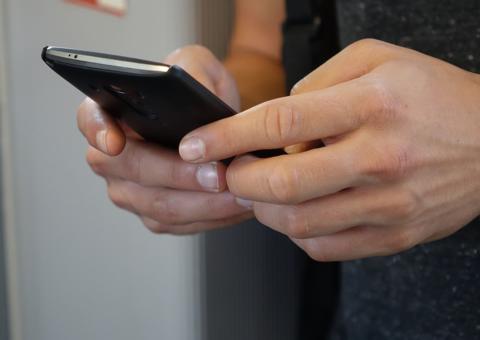 Anatel deve mudar regras para impedir cobranças após roubo de celular