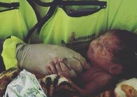 Bebê que nasceu em acidente na BR-116 tem alta e vai para casa dos avós