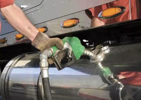 Governo vai renovar desconto no preço do diesel