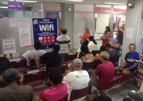 Procon multa duas agências bancárias em Manaus