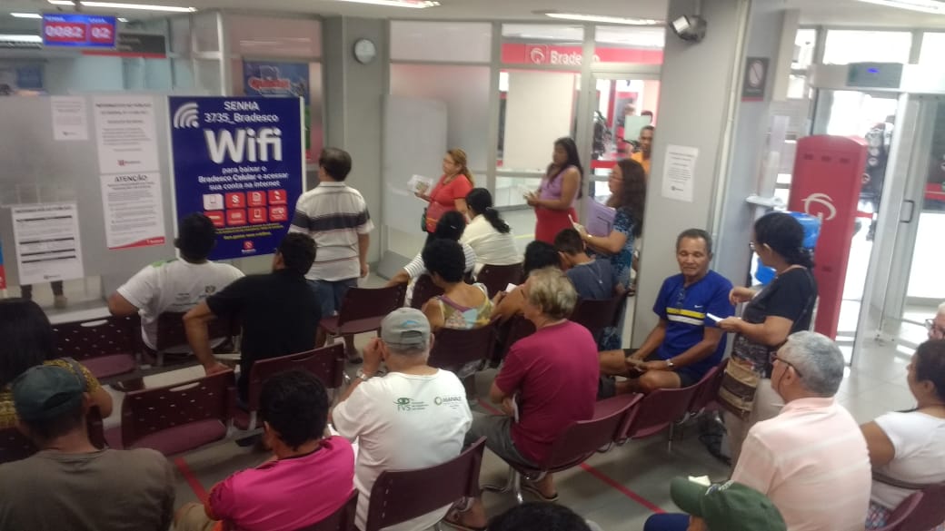 Procon multa duas agências bancárias em Manaus