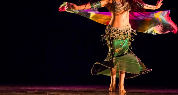 Projeto vai ensinar dança do ventre para aposentadas e pensionistas