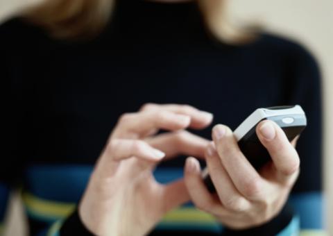 Mulher se passa pela filha de 11 anos e ajuda a deter suspeito de assédio 