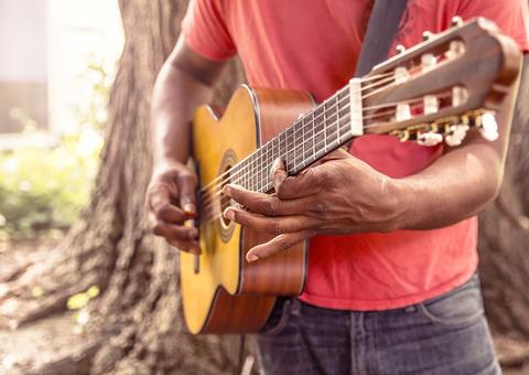 Ufam abre inscrições para cursos gratuitos de Música e Artes Visuais