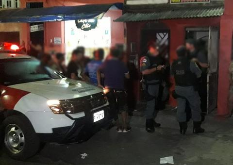 Homem é morto com 7 tiros na casa da mãe em Manaus