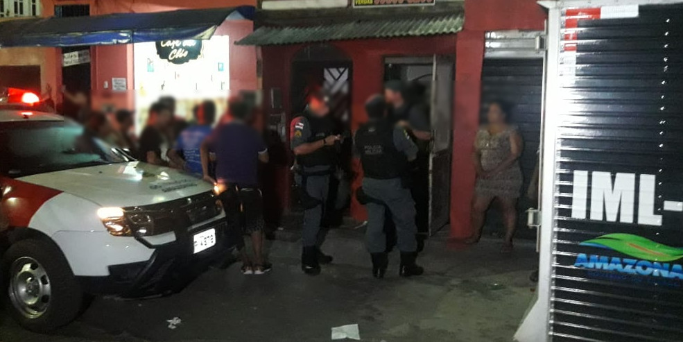 Homem é morto com 7 tiros na casa da mãe em Manaus