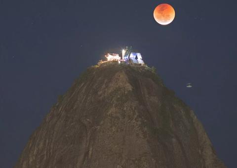 Site da Nasa destaca foto de eclipse lunar feita por brasileiro