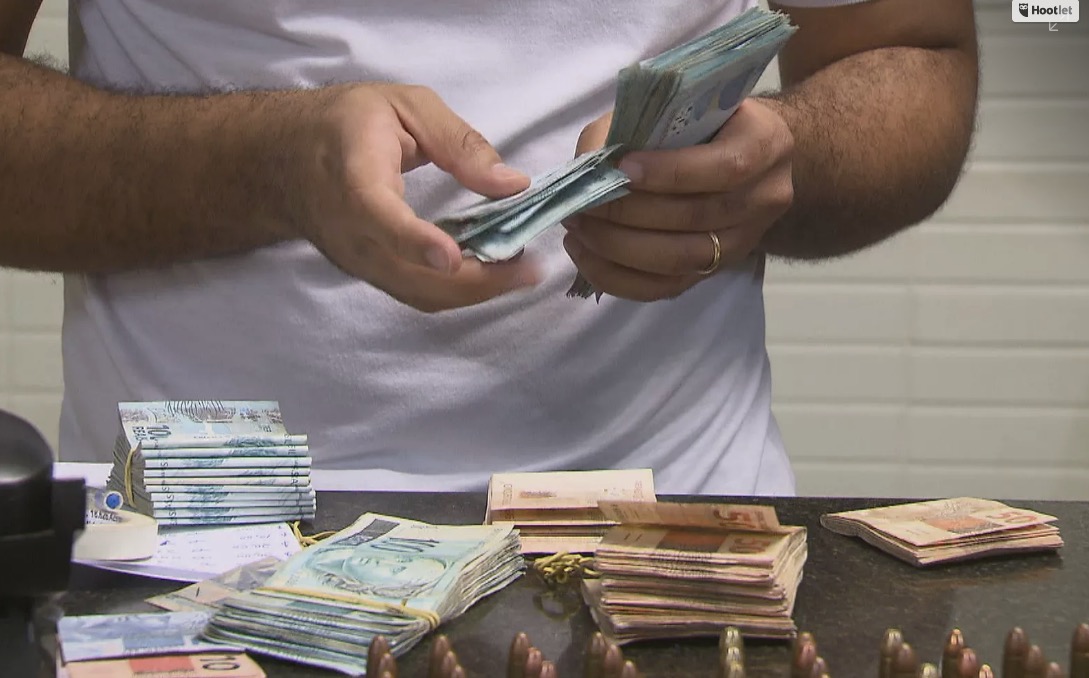 Homem em prisão domiciliar é detido com R$ 50 mil em dinheiro
