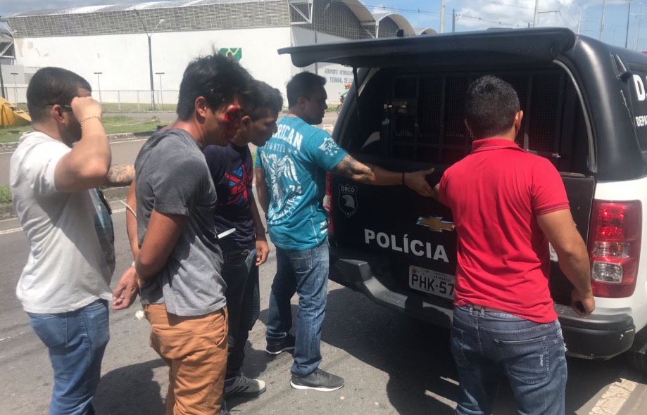 Suspeitos de arrastão são presos na frente de aeroporto em Manaus
