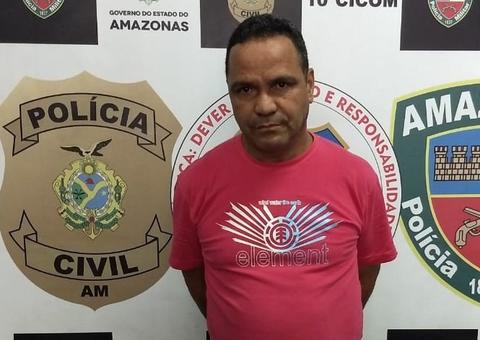 Com símbolo da FDN em casa, homem é preso com espingarda e munições em Manaus 