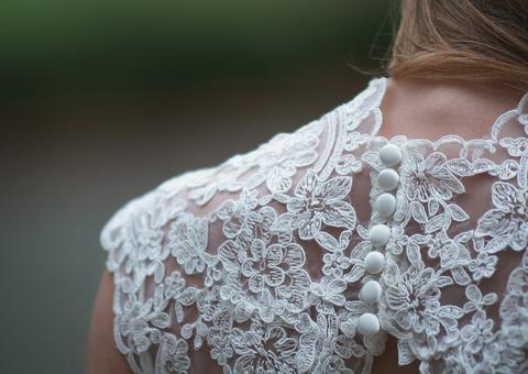 Recém-casada descobre traição e fica chocada ao saber detalhe sobre amante