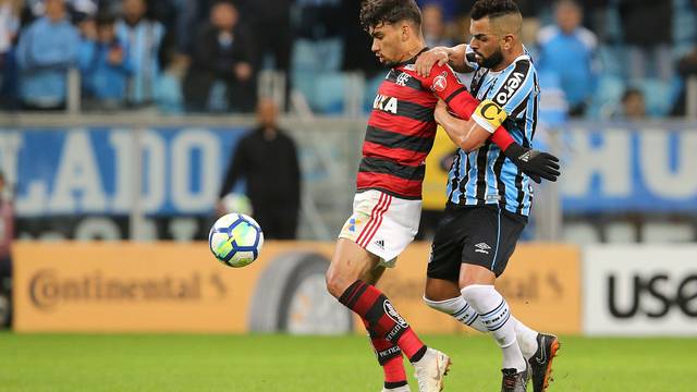 Com gol no último lance, Flamengo consegue empate do Grêmio 