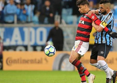 Com gol no último lance, Flamengo consegue empate do Grêmio 