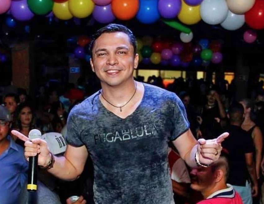 Vocalista da Gang do Forró comemora 22 anos de carreira no Velho Inácio