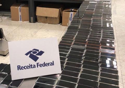 Passageiro é preso em Aeroporto com cerca de 250 iPhones dentro de mala 