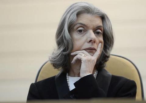 Cármen Lúcia manda Senado cassar mandato de Ivo Cassol, condenado em 2013