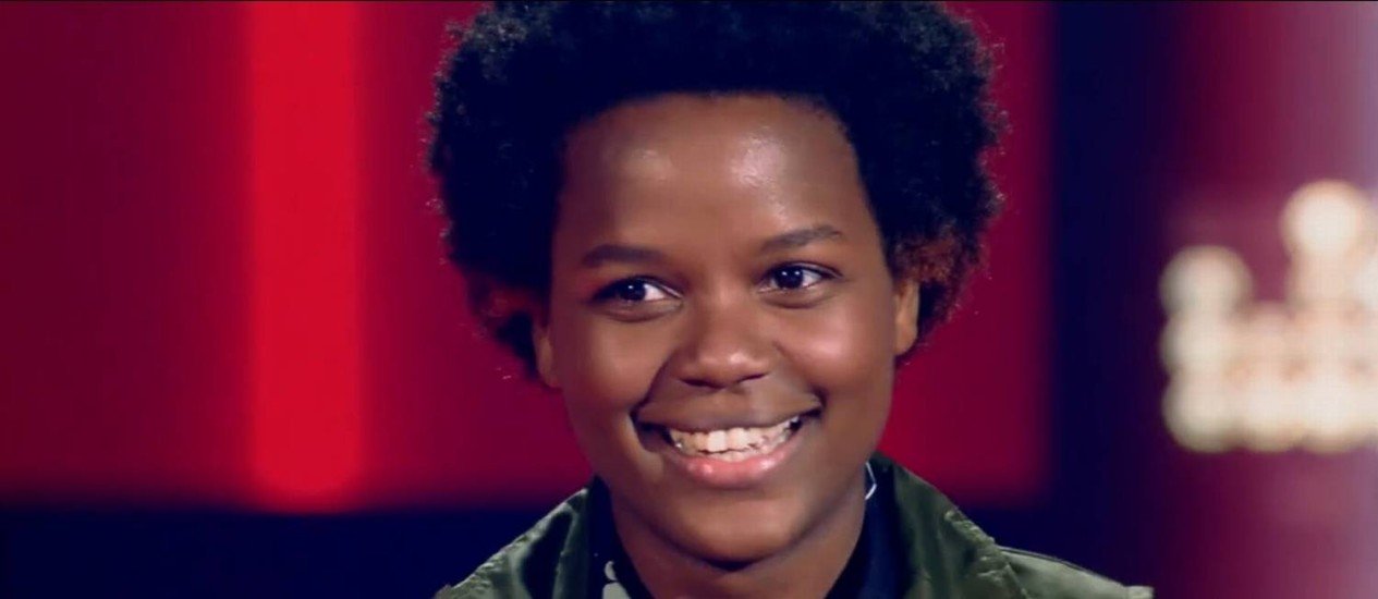 Conheça Priscila Tossan, carioca que canta no metrô e encantou jurados no 'The Voice Brasil'
