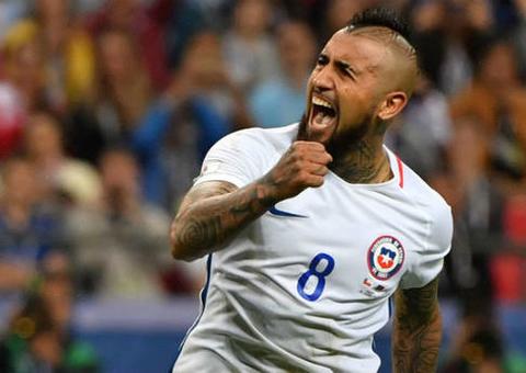 Barcelona confirma acerto com Bayern e anuncia Vidal por três temporadas