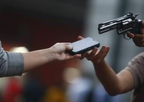 Suspeito é preso após ser rastreado com celular roubado em Manaus