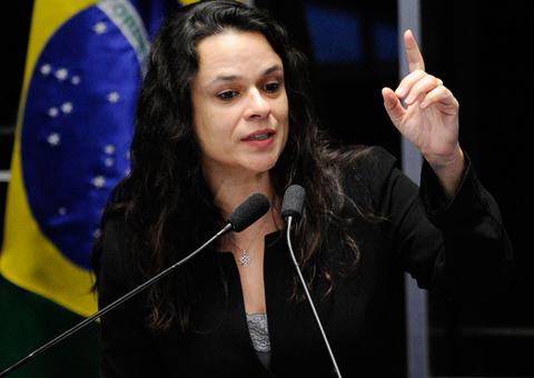 Janaína Paschoal anuncia que não será vice de Bolsonaro