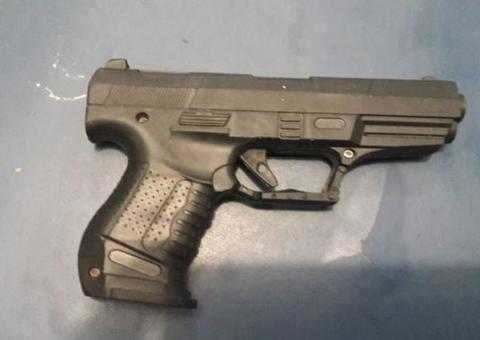 Suspeito de assaltar hospital no Amazonas é preso com arma de brinquedo  