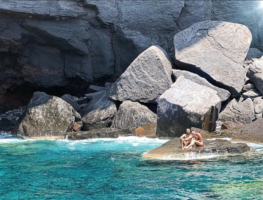 Bruna Marquezine mostra primeiras fotos de férias paradisíacas na Grécia