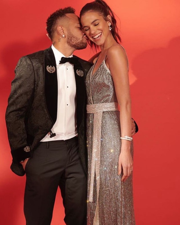 Neymar se declara para Bruna Marquezine em aniversário 