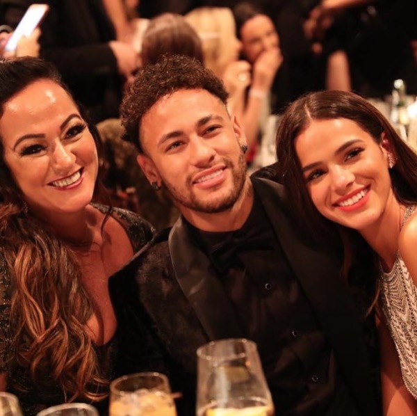 Mãe de Neymar se declara para Bruna Marquezine e faz revelação sobre relação das duas