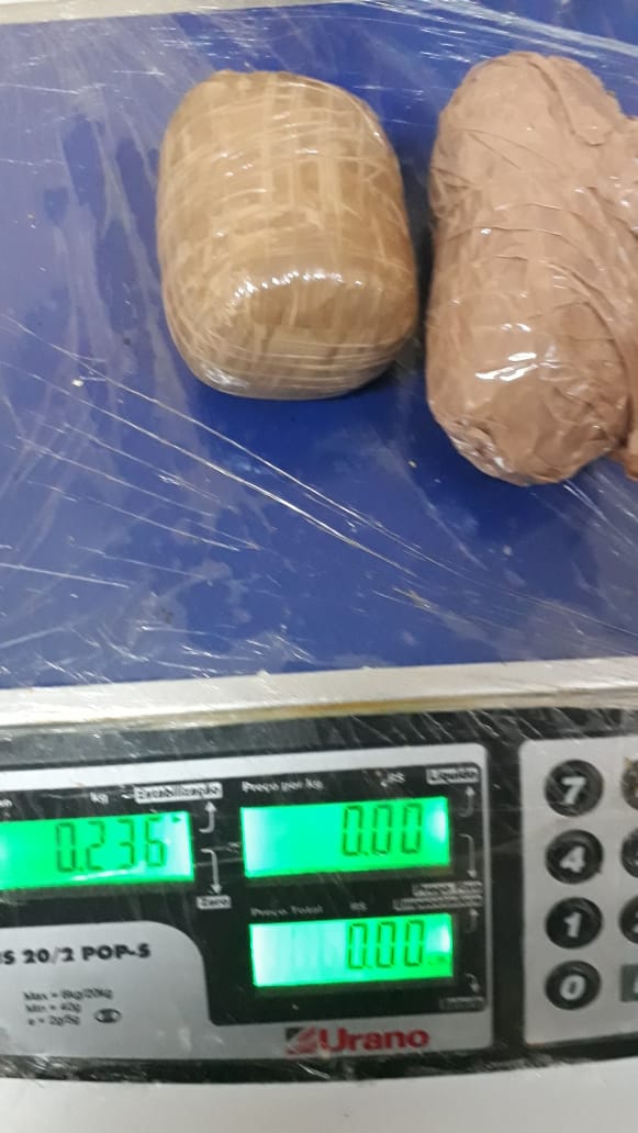 Cinco mulheres são pegas levando drogas para detentos nas partes íntimas em Manaus