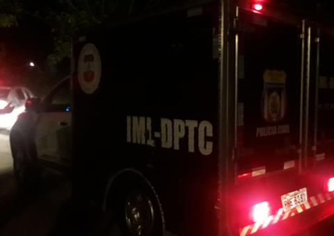 Homem morre após levar terçadada na cabeça em Manaus