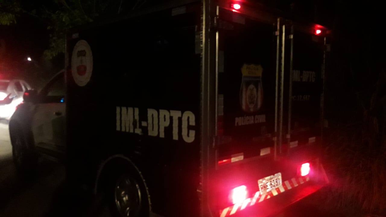 Homem morre após levar terçadada na cabeça em Manaus