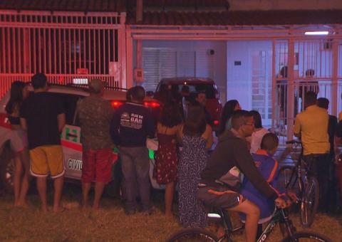 Taxista mata mulher a tiros dentro de casa e foge com carro