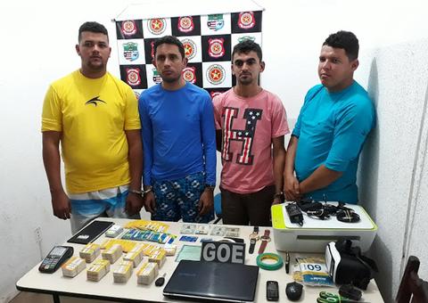 Homens são presos com 500 cartões do Bolsa Família