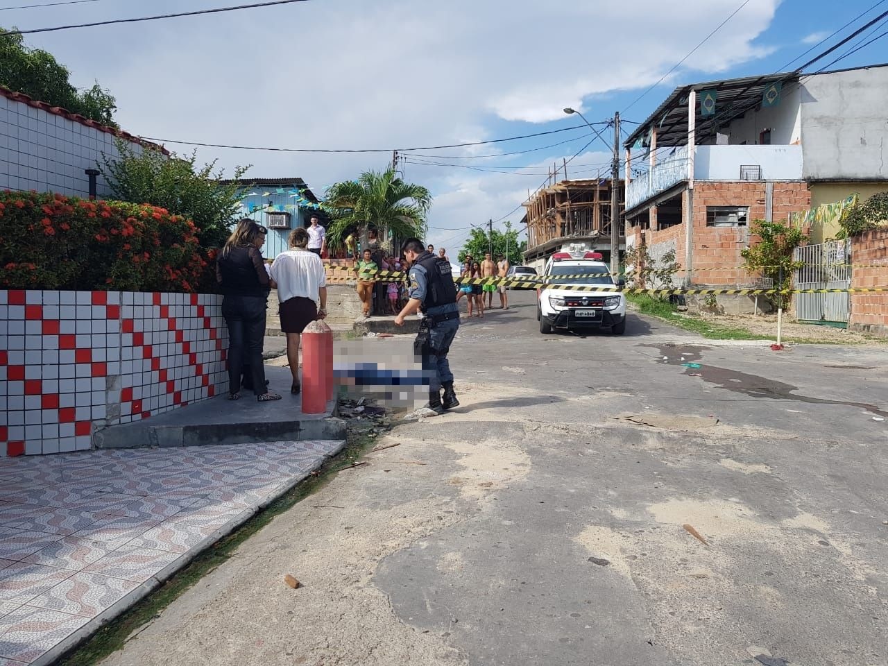 Homem é executado com cinco tiros em rua de Manaus 