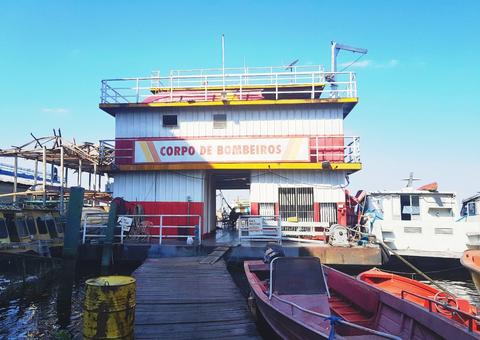 Corpo de homem é encontrado boiando em orla de Manaus 