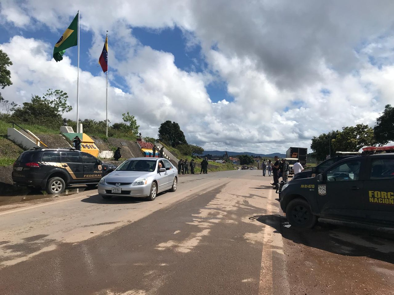 Fronteira de Roraima com a Venezuela é reaberta após decisão de 2ª instância 