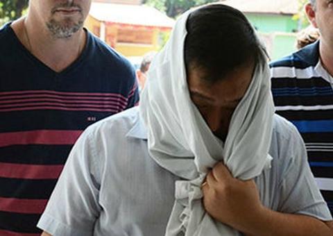 Médico acusado de abusar de pacientes deixa a prisão para cirurgia de emergência