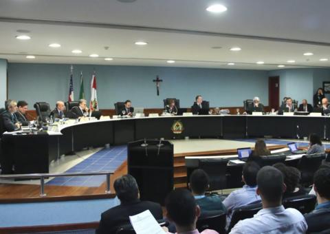 Diretora-presidente do Cetam é condenada a devolver mais de R$ 190 mil aos cofres públicos 