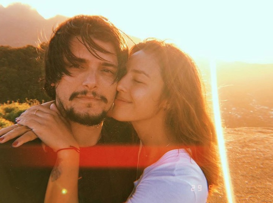  Bruno Gissoni revela que Yanna Lavigne o pediu em casamento