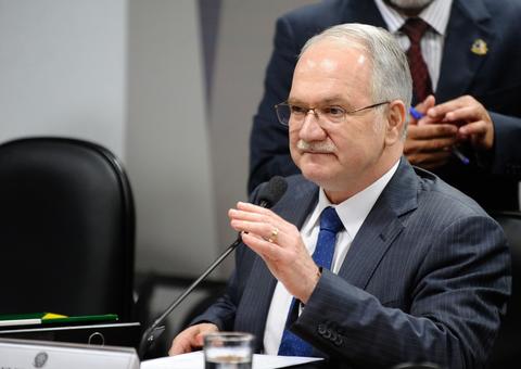 Fachin aceita pedido da defesa de Lula para desistir de recurso  