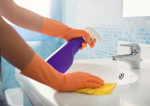 Anvisa suspende lote de água sanitária e proíbe veneno para rato